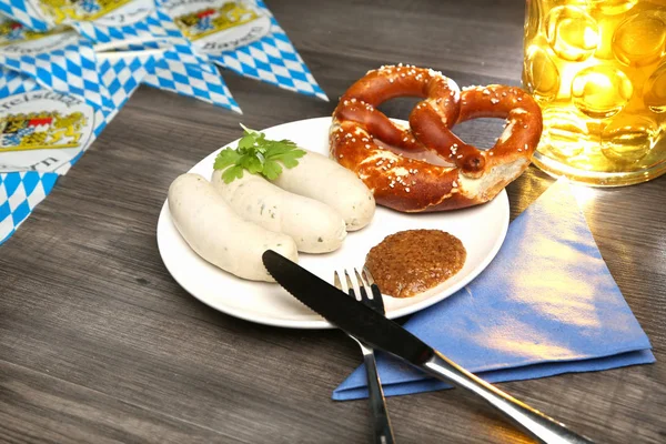 Обід Баварською Гірляндою — стокове фото