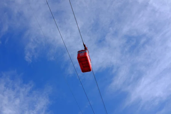 Téléphérique Sur Ciel Bleu — Photo