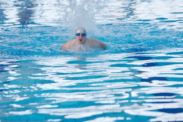 Zdrowie Fitness Styl Życia Koncepcja Młodym Sportowcem Pływak Odtwarzanie Kryty — Zdjęcie stockowe