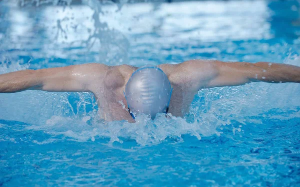 Concepto Estilo Vida Salud Fitness Con Joven Nadador Deportista Recreándose — Foto de Stock