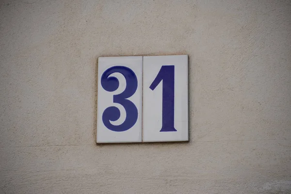 房子正面 街道标志 电子邮件 西班牙 房子号码31 — 图库照片