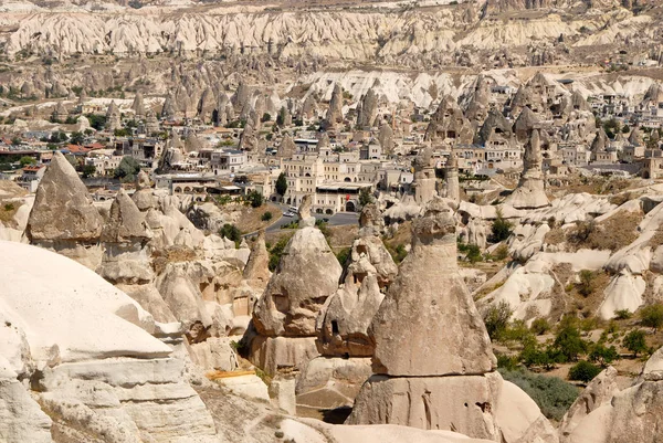 Phallusartike Peri Bacaları Aşk Vadisinde Durur — Stok fotoğraf