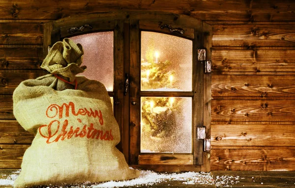 Lleno Regalos Santa Sack Vintage Wooden Window Pane Durante Las — Foto de Stock