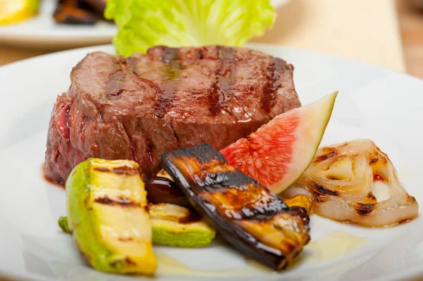 Grilled Fresh Beef Filet Mignon Vegetables — Stock Photo, Image