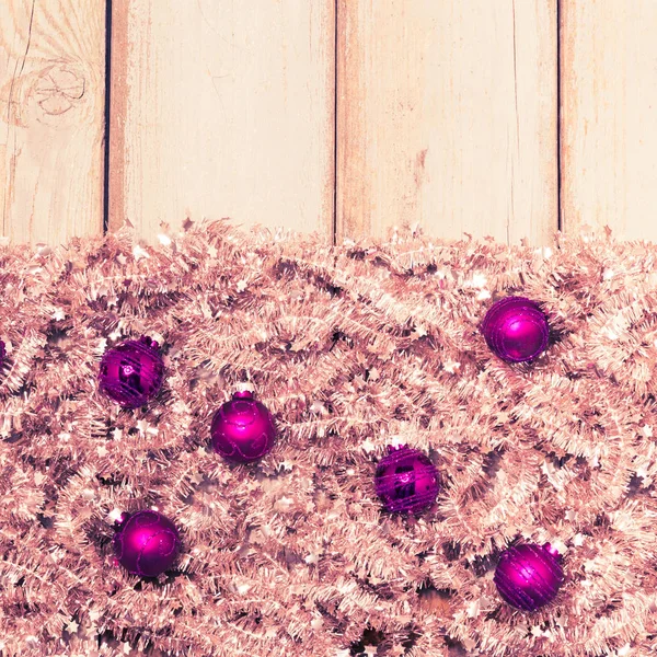 Escudo Madera Brillante Con Bolas Christmas Púrpura Huertos Árboles — Foto de Stock
