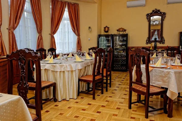 hotel dining room in the castle hotel fried