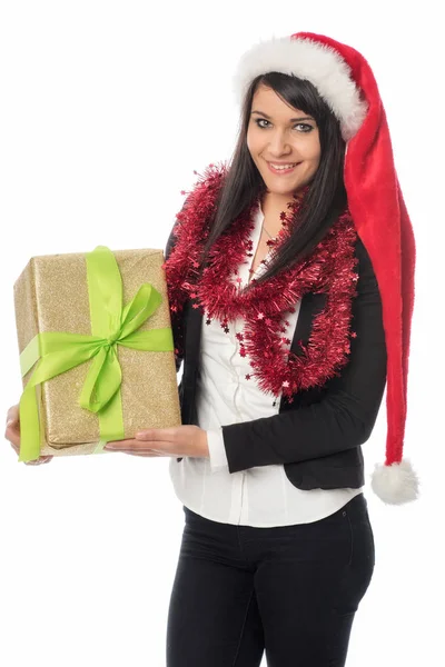 Mladá Žena Santa Claus Klobouk Drží Vánoční Dárek — Stock fotografie