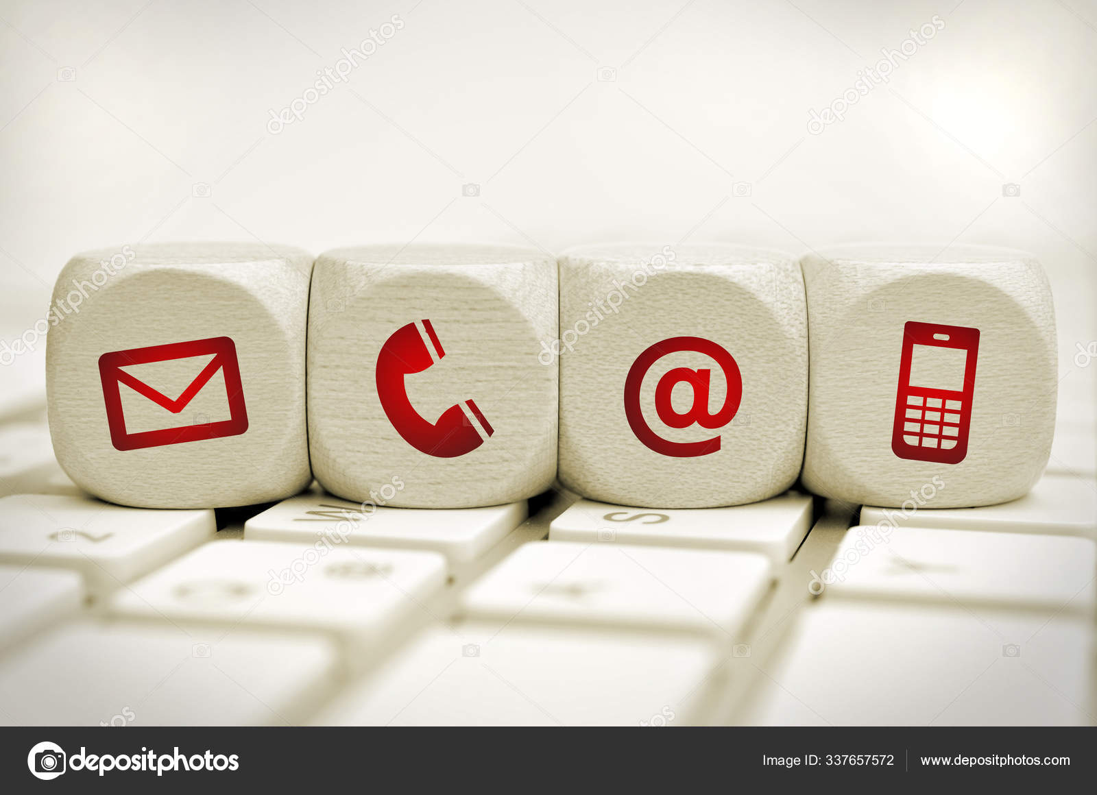 Свяжитесь с нами. Свяжитесь с ней когда. Свяжитесь с нами. Наши контакты. Платежные агенты картинки.