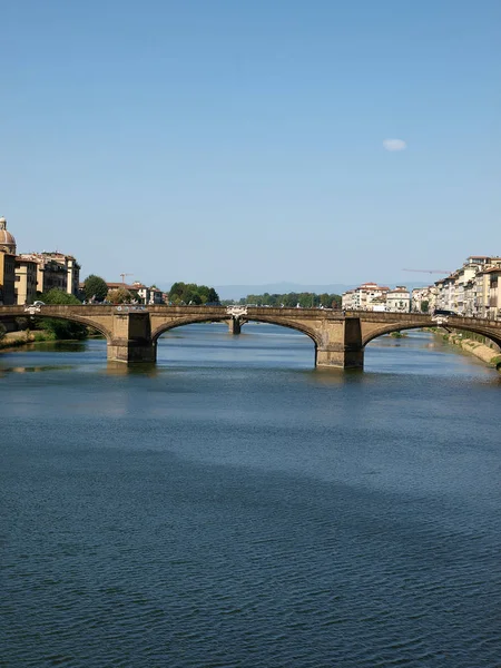 佛罗伦萨 从庞特维奇奥看阿诺河 — 图库照片