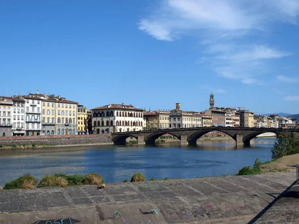 Florencja Budynki Wzdłuż Arno Widziane Oltrarno — Zdjęcie stockowe