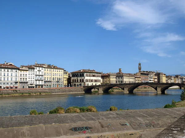 Florence Gebouwen Langs Arno Gezien Vanaf Oltrarno — Stockfoto