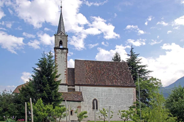 Kirche Agatha Auf Der Wiese Bei Lana Südtirol — Stockfoto