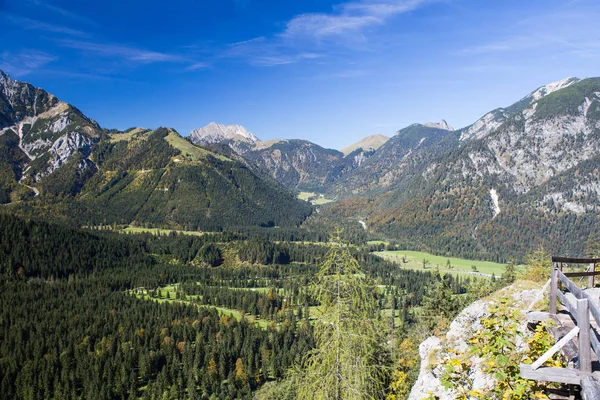 Traveling Amazing Alps Mountains — Stock Photo, Image