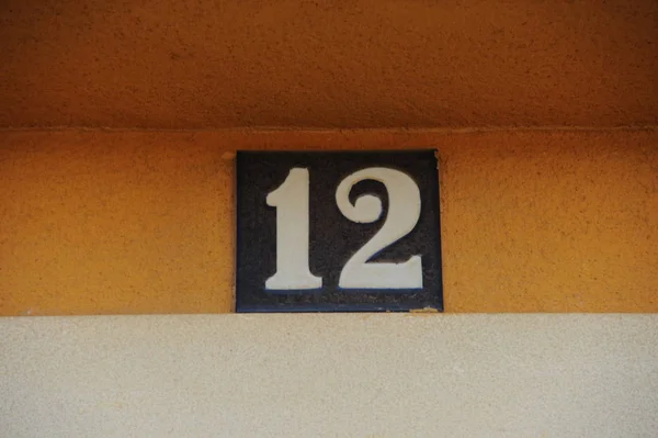 家のファサード 道路標識 電子メール タイル スペイン 家の番号12 — ストック写真