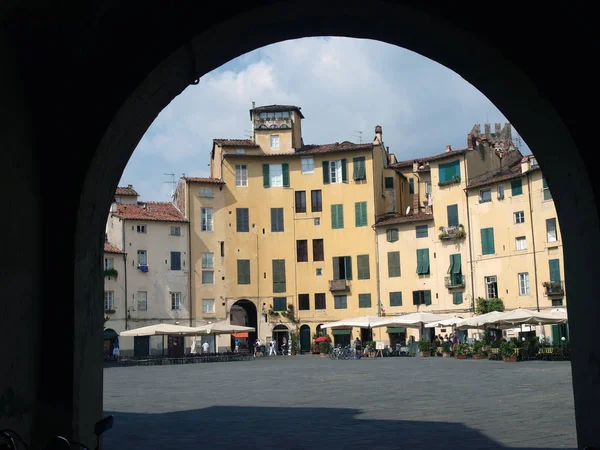 Piazza Anfiteatro Lucca Italien Utsikt Från Piazza Anfiteatro Tidigare Romersk — Stockfoto