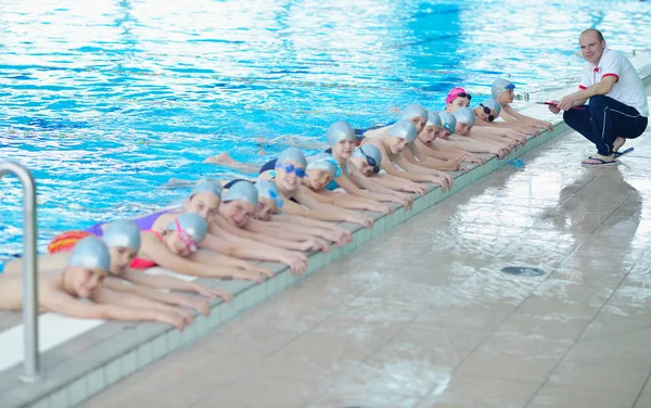 Groupe Enfants Heureux Enfants Piscine Classe Apprendre Nager — Photo