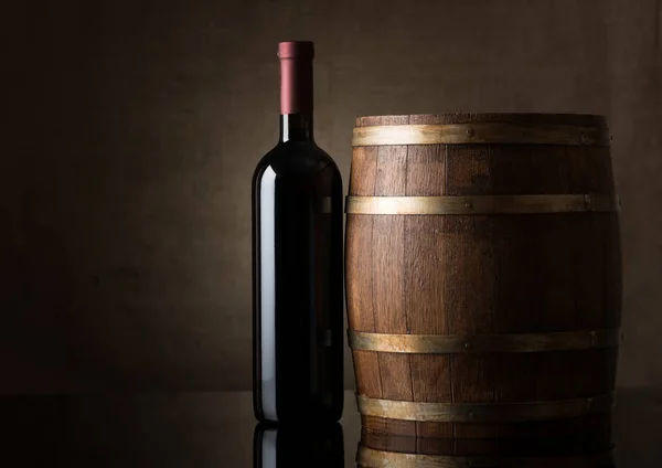 Bottle Wine Old Barrel — Stock Photo, Image