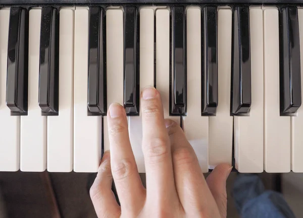 Keys Music Keyboard Hand Playing Minor Chord — Stock Photo, Image