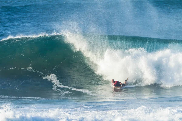 Surfen Body Boarder Rijdt Grote Oceaan Golf — Stockfoto
