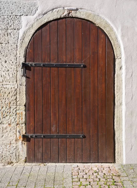 Παλιά Στρογγυλή Ξύλινη Πόρτα — Φωτογραφία Αρχείου