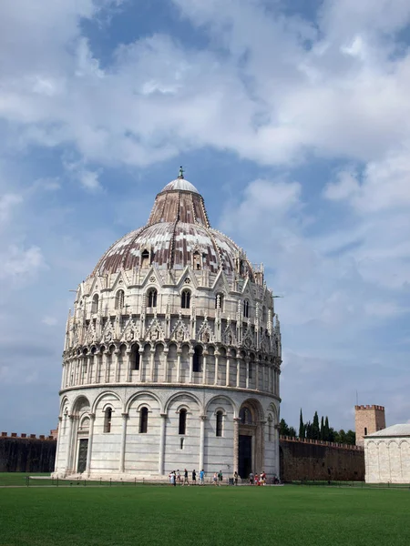 Pisa Piazza Dei Miracoli Deki Aziz John Kilisesi — Stok fotoğraf