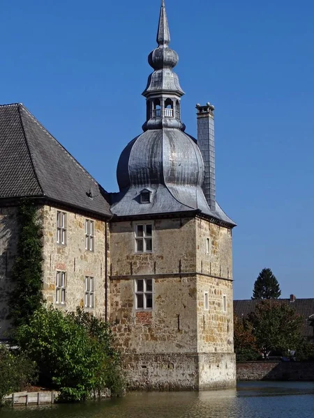 Malerischer Blick Auf Die Majestätische Mittelalterliche Burgarchitektur — Stockfoto