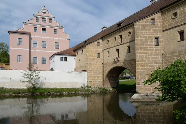 Slott Stadsglas Vattenport Vilt Stadttor Bayern Östra Bayern Tyskland Arkitektur — Stockfoto