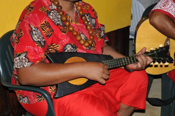 Woman Red Dress Guitar — Stock Photo, Image