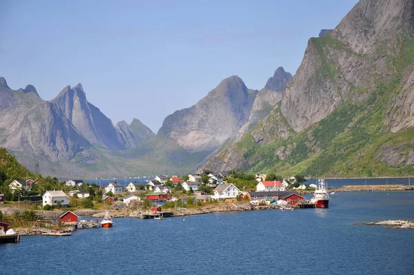 关于自然景观背景的Lofoten — 图库照片