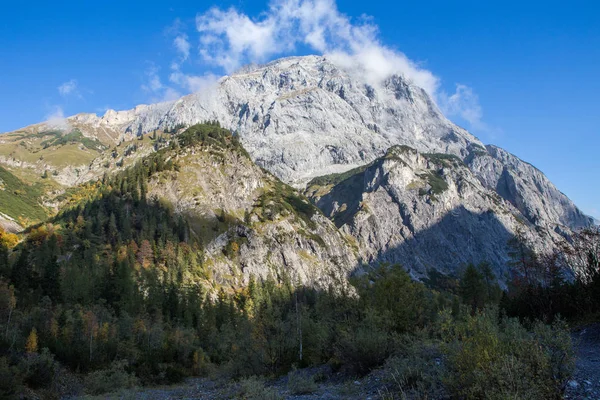 Kayalık Dağlar Doğada Seyahat Sonnjoch — Stok fotoğraf