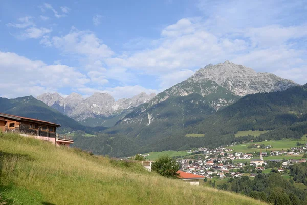 Fulpmes Stubai Stubai Tirol Austria Alps Pueblo Pueblo Montaña Montaña —  Fotos de Stock