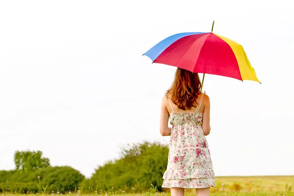 Junge Frau Sommer Mit Buntem Regenschirm — Stockfoto