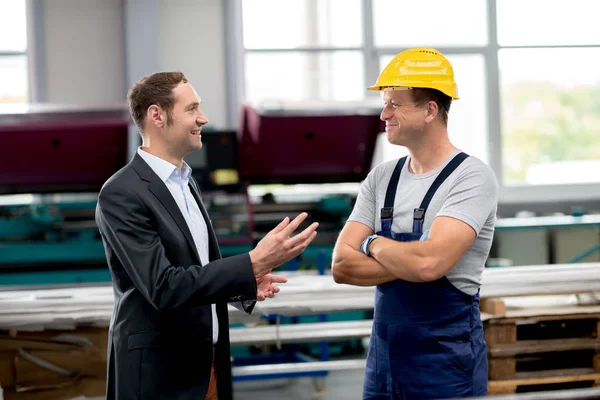 Factory Young Boss Worker Conversation — Stock Photo, Image