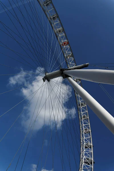 London Eye Gegen Blauen Himmel — Stockfoto