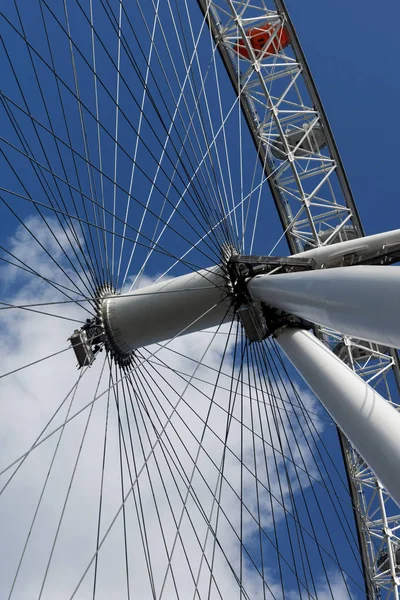 Londons Auge Vor Blauem Himmel — Stockfoto