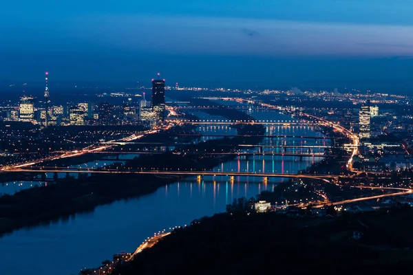 Viena Noite Capital Panorâmica Com Danúbio — Fotografia de Stock
