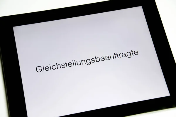 Tablet Mit Nachricht Frauenbeauftragte — Fotografia de Stock