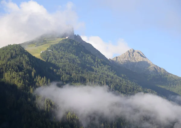 Vista Panorámica Del Hermoso Paisaje Con Cordillera — Foto de Stock