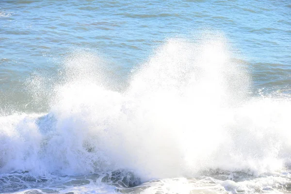 地中海上的海浪 — 图库照片