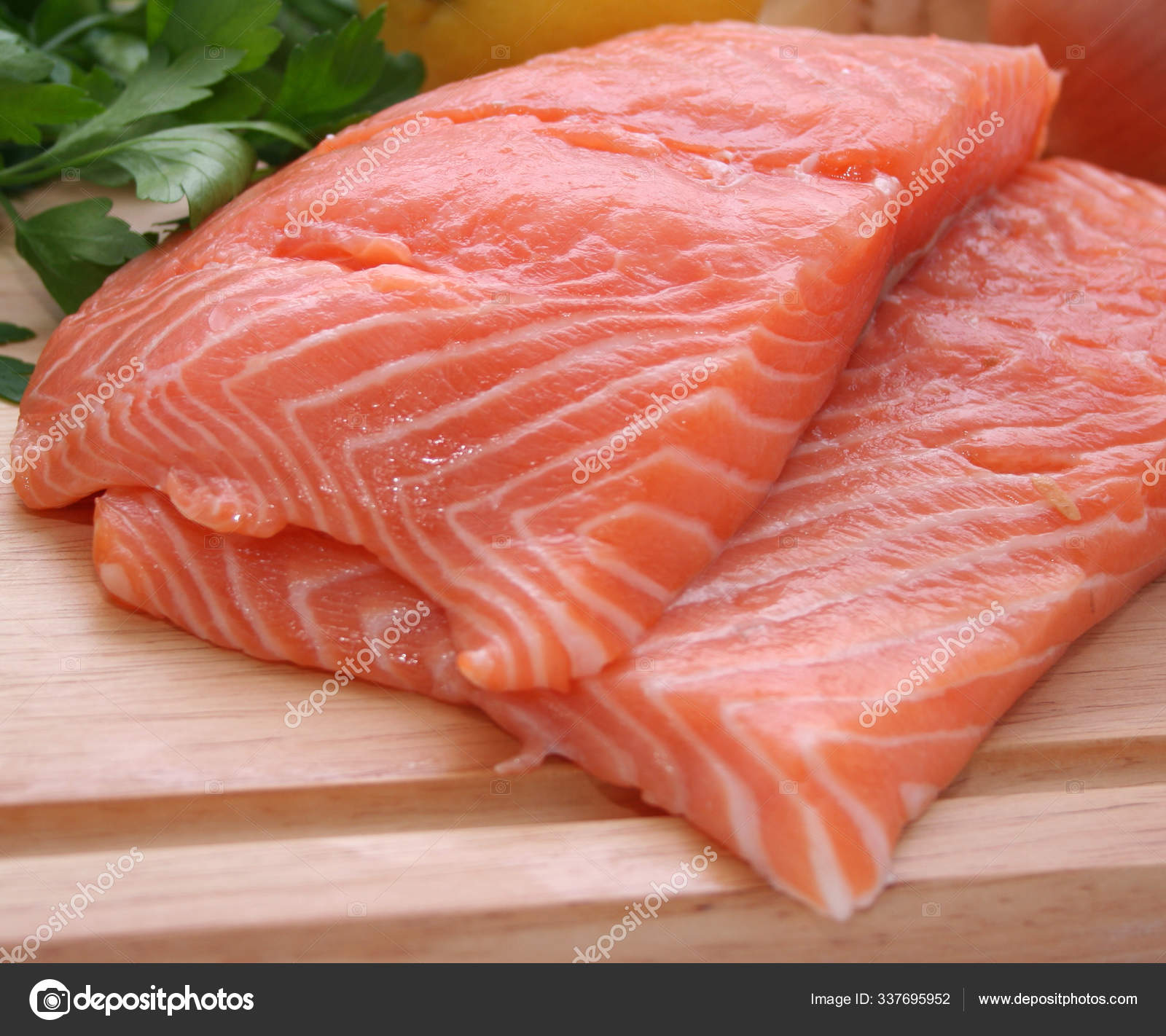 https://st3.depositphotos.com/29384342/33769/i/1600/depositphotos_337695952-stock-photo-appetizing-salmon-fish-meat-sea.jpg