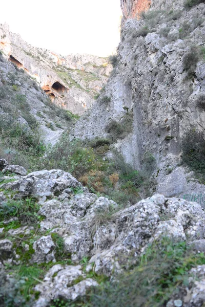 Скалистые Пещеры Скалы — стоковое фото