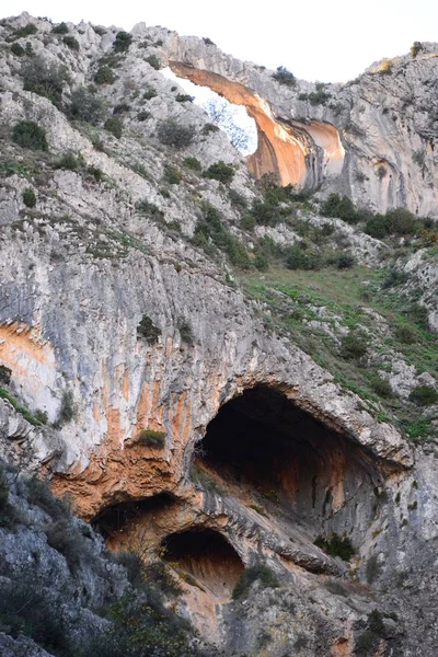 Skaliste Jaskinie Górskie Klify — Zdjęcie stockowe