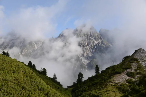 Nubes Niebla Marreisenspitze Stubai Valle Stubai Montaña Montañas Alps Altas — Foto de Stock