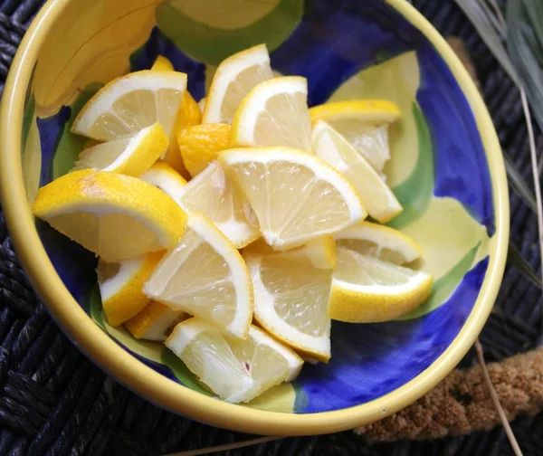 Lemon Slices Bowl Close View — Stock Photo, Image