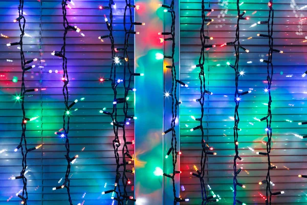 Outdoor Christmas Multi Kolorowe Lampy Elektryczne Ozdobić Okno Nocy — Zdjęcie stockowe