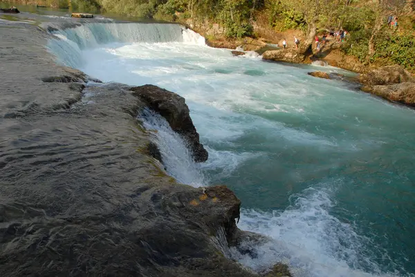 Bela Cachoeira Fundo Natureza — Fotografia de Stock