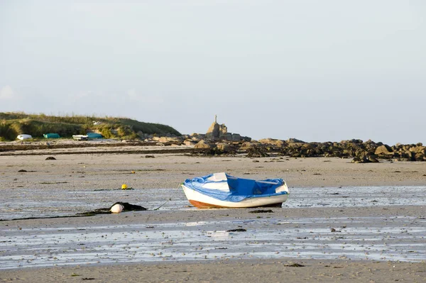 Barco Está Situado Maré Baixa Wadden Brittany France — Fotografia de Stock