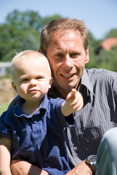 Pai Com Seu Filho — Fotografia de Stock