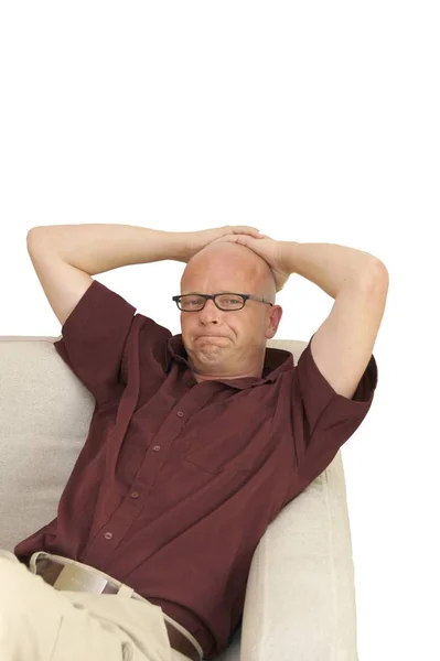 Careca Homem Com Sentado Sofá — Fotografia de Stock