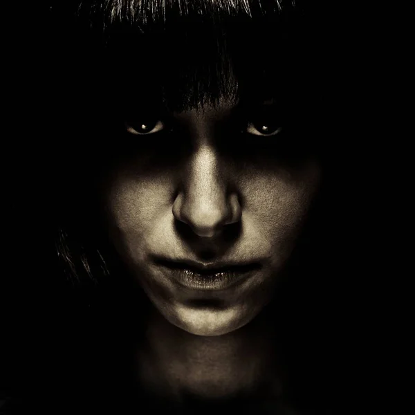 Συγκίνηση Έκφραση Κορίτσι Σκοτεινό Πρόσωπο — Φωτογραφία Αρχείου